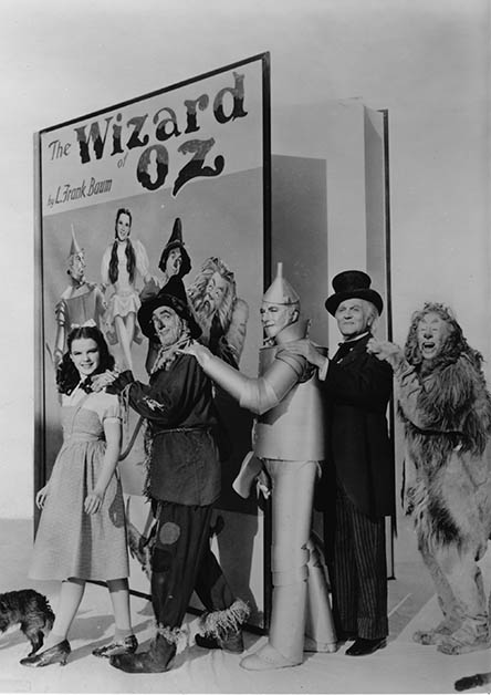 http://www.nostalgiadigest.com/media/March 2014 Podcast-1939.jpg